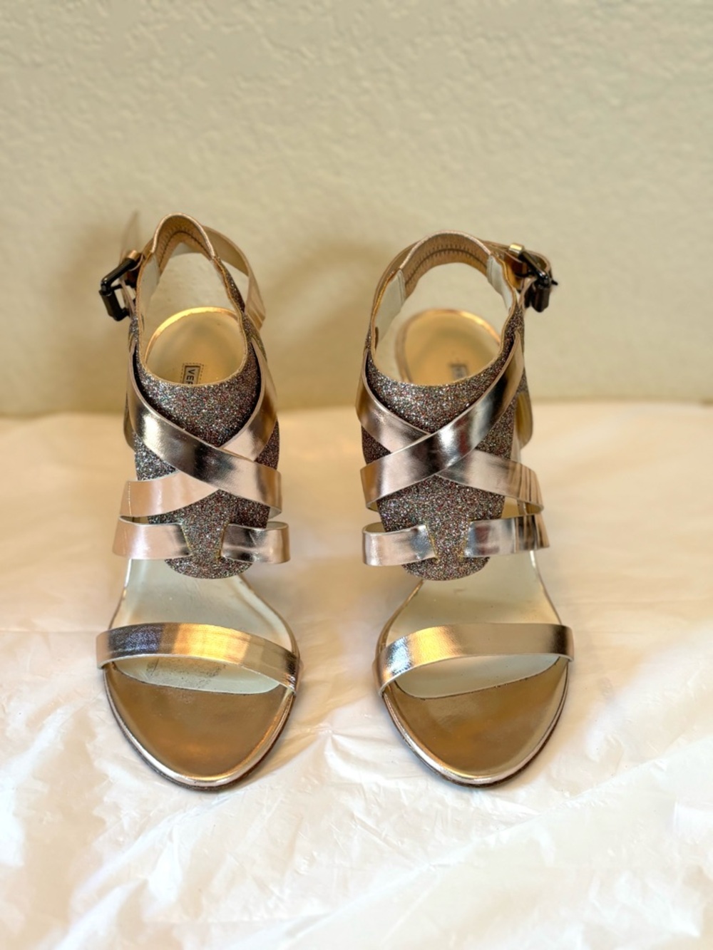 ❗️SALE❗️✨New✨Vera Wang LavenderBrand- Rose Gold Metallic Strappy Heels✨